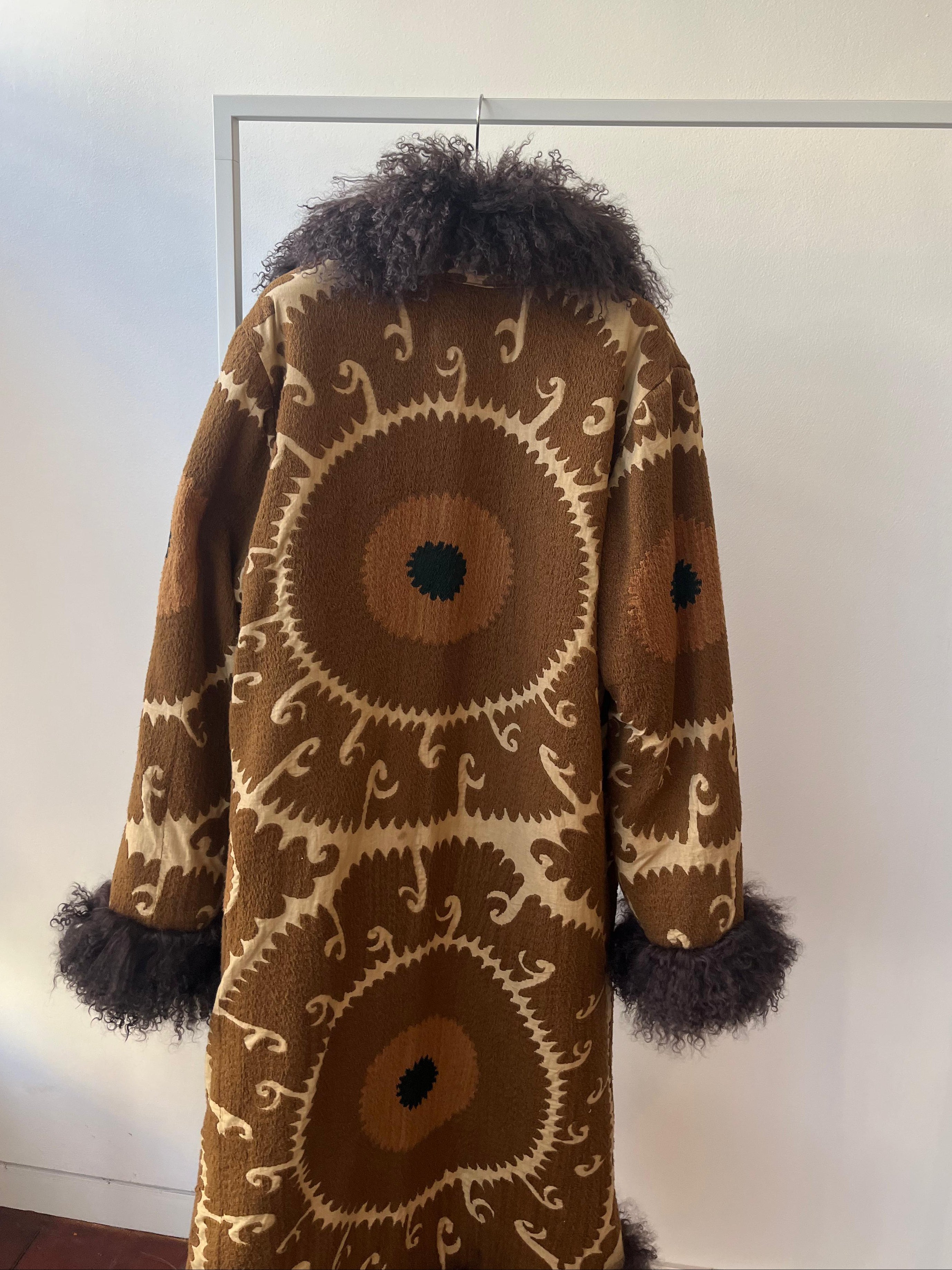Suzani coat brown pattern/brown fur