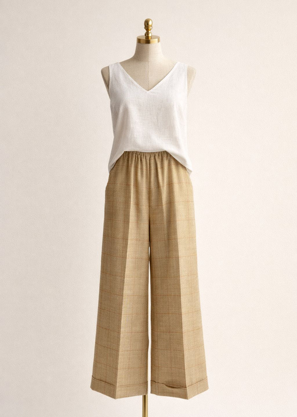 Cuffed linen trousers